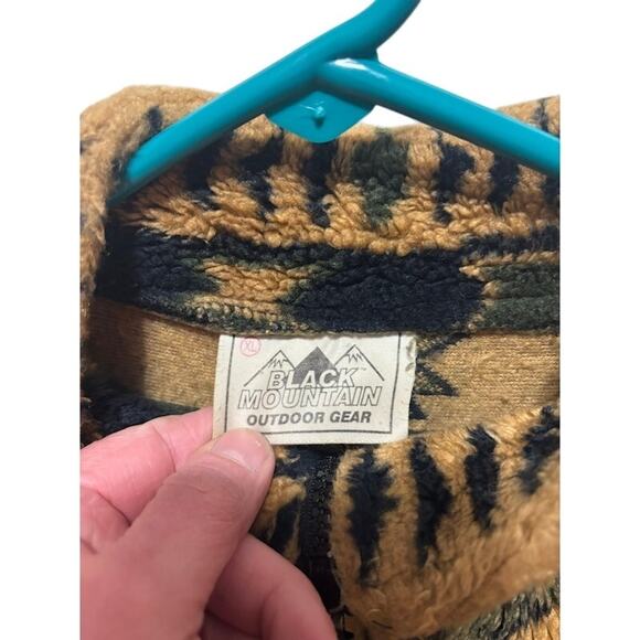 Black Mountain Outdoor Gear Fleece Jacket Aztec / Southwest Graphic Women's XL - Picture 3 of 8